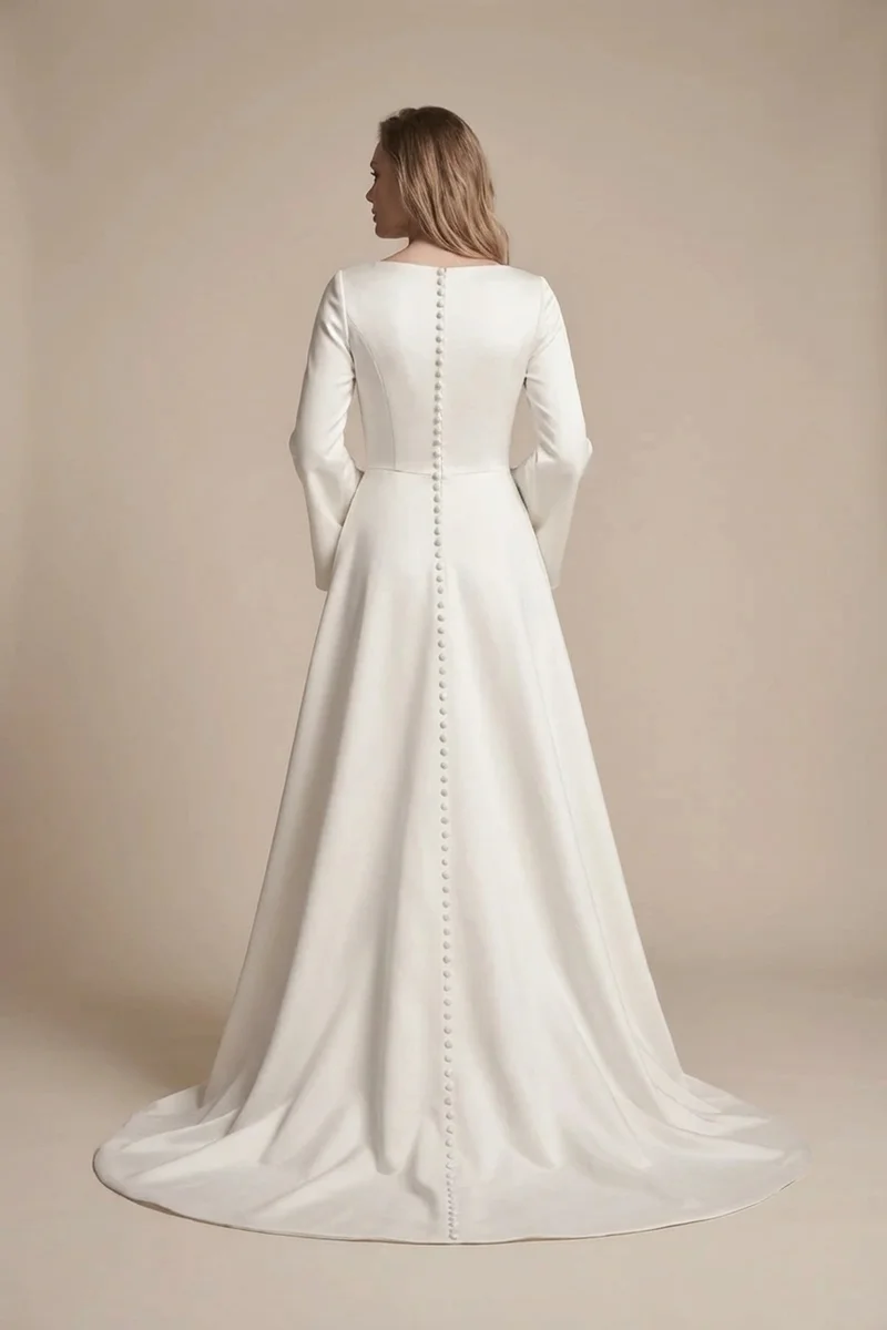 Robe de Mariée Wren en Satin à Manches Évasées et Dos Boutonné - 2