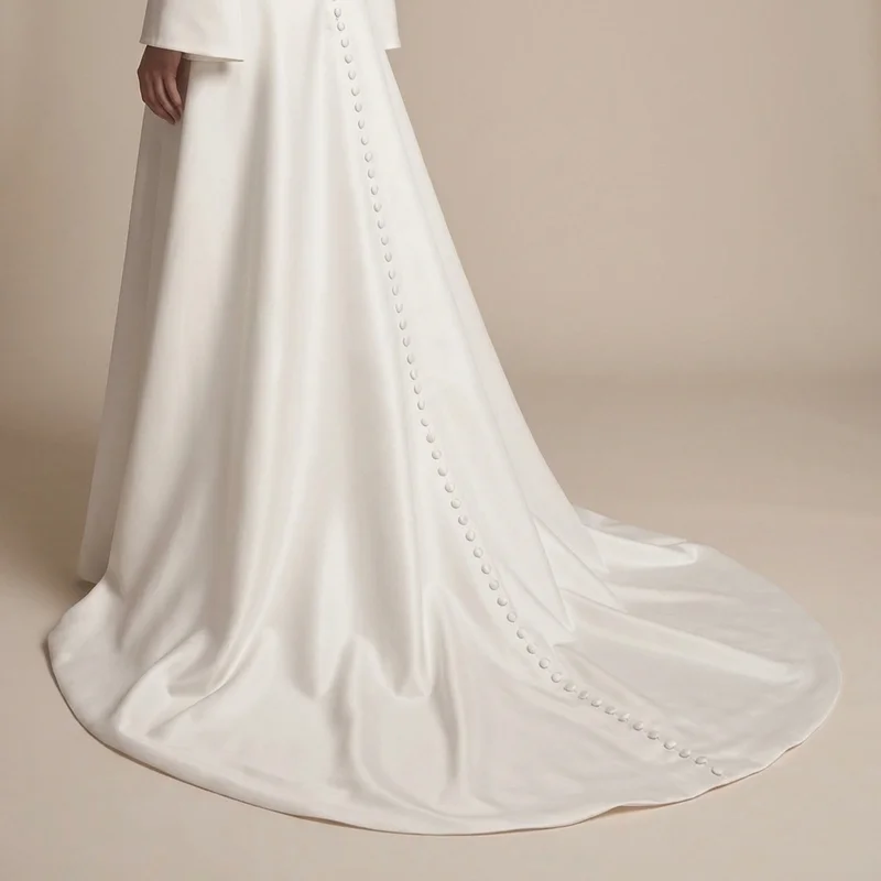 Robe de Mariée Wren en Satin à Manches Évasées et Dos Boutonné - 4