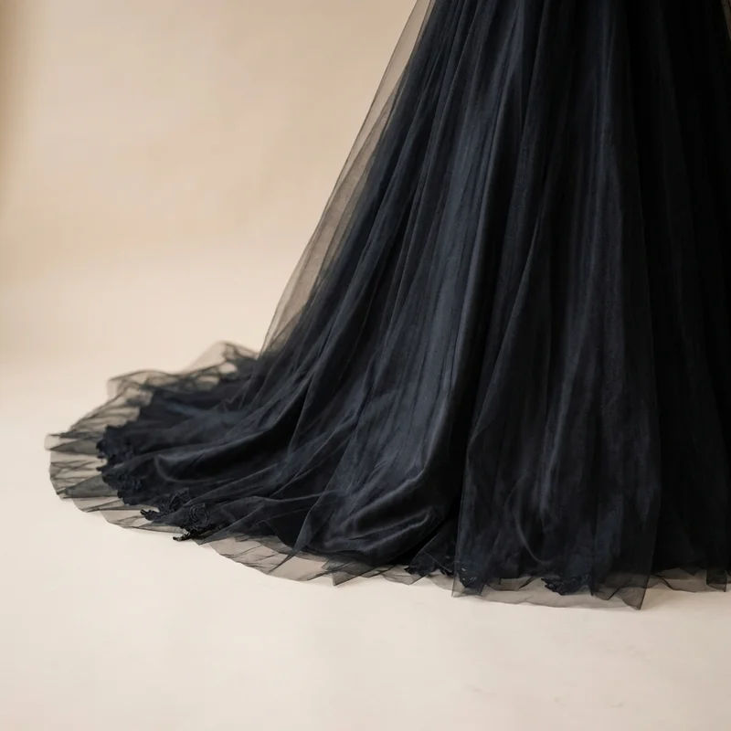 Schwarzes Tüll-Ballkleid Hochzeitskleid - 4