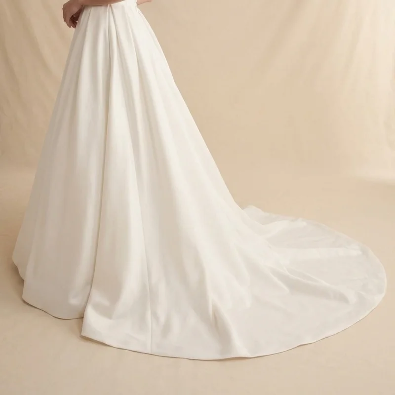 Victoria Elegantes Satin-Ballkleid-Brautkleid - 4