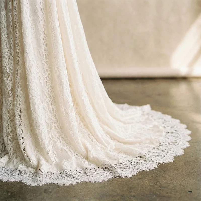 Robe Midi Romantique en Dentelle — Mariage Intime - 4