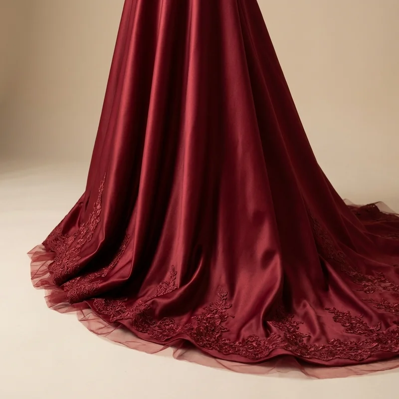 Rotes Satin-A-Linien-Brautkleid mit Off-Shoulder-Ärmeln - 4