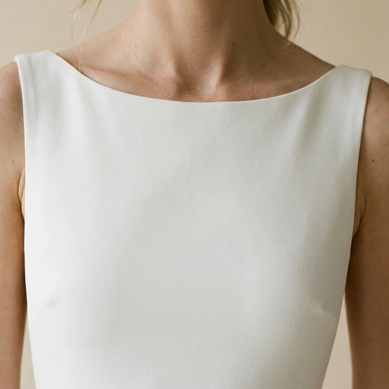 Eloise Robe de Mariée Fourreau en Crêpe Minimaliste - 3