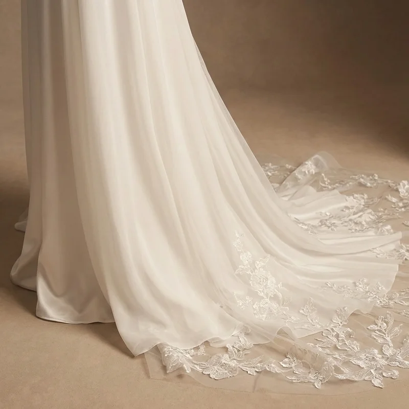 Isla Robe de Mariée Fourreau en Mousseline à Bretelles Fines - 4