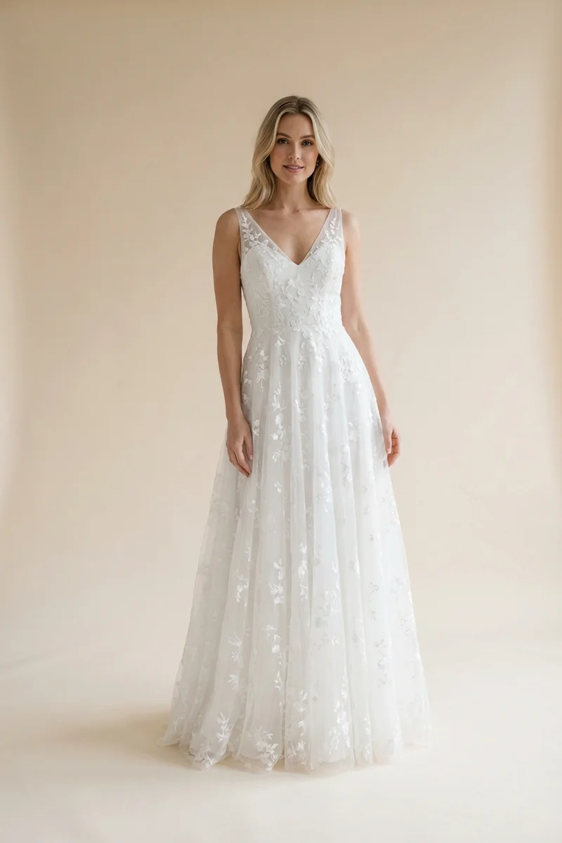 Penelope Robe de Mariée en Tulle Brodé Style Jardin - 1