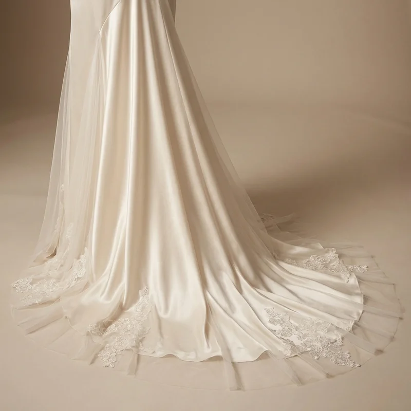 Schlichtes Satin Slip Strand-Brautkleid mit Wasserfall-Rücken - 4