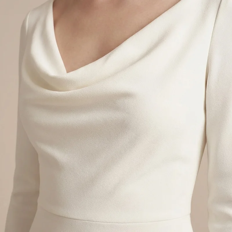 Robe de Mariée Col Bénitier en Crêpe à Manches Longues - 3