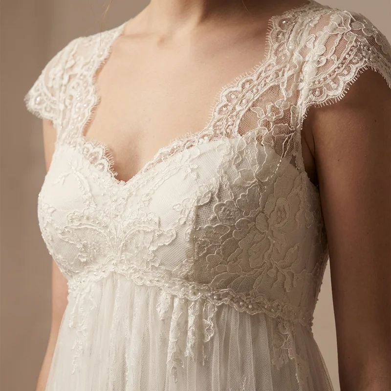Robe de Mariée Anastasia en Dentelle Taille Empire - 3