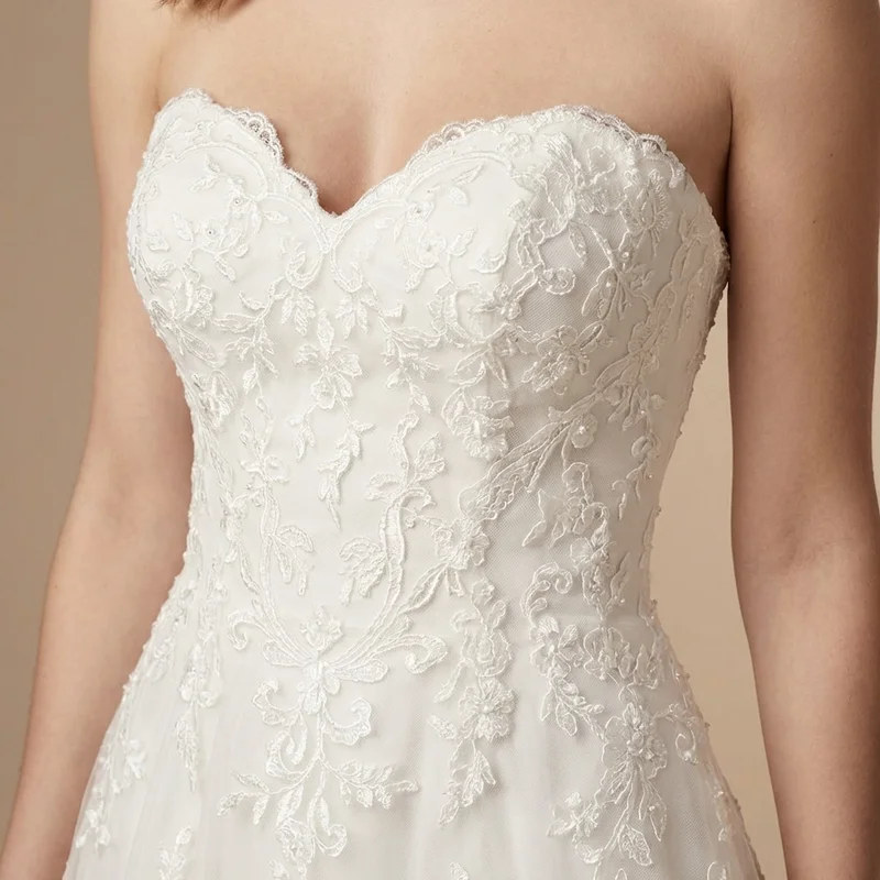 Robe de Mariée Romantique en Dentelle Sans Bretelles Ligne A - 3