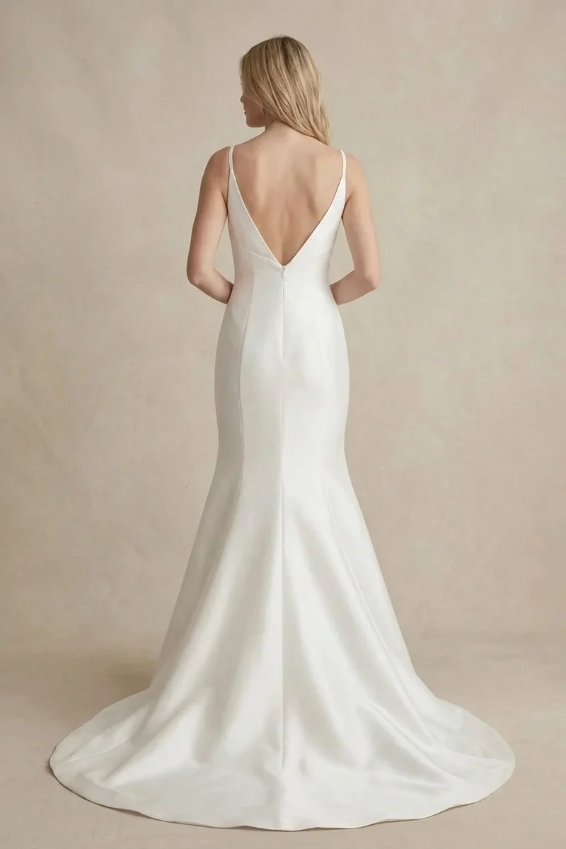 Elegantes Satin-Meerjungfrau-Brautkleid mit V-Ausschnitt - 2